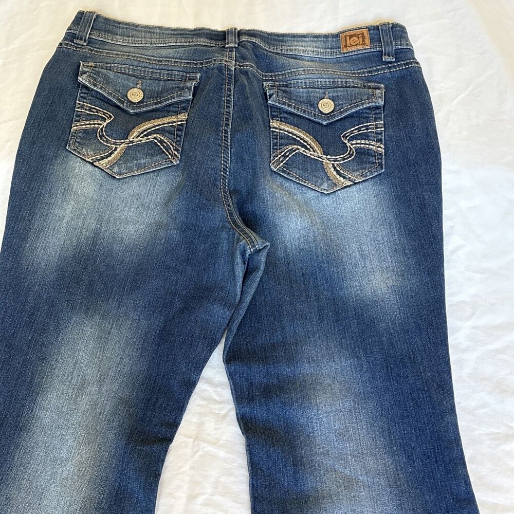 L.E.I. Sophia  Jeans womens jr Size 15 Short  Flare Blue Stretch - Picture 4 of 14